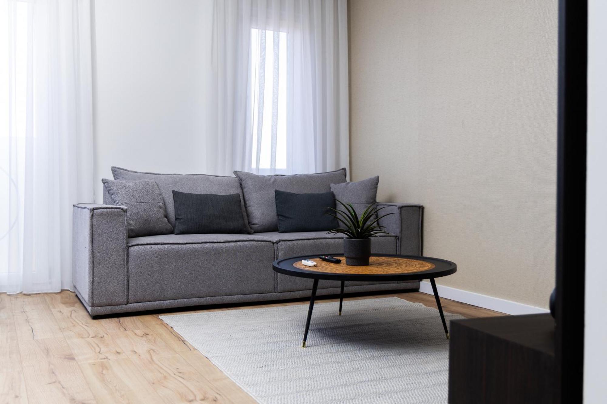 Erika'S Apartments Приштина Екстер'єр фото
